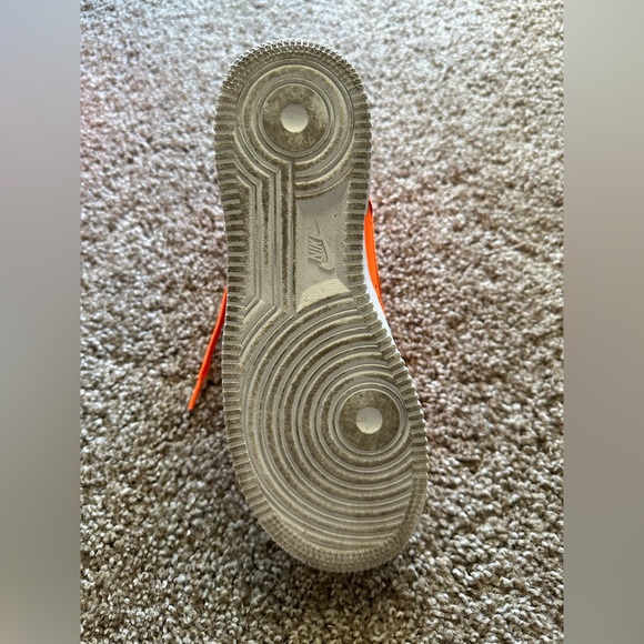 Neon orange NIKE AIR FORCE 1 HIGH LV8 (GS) "JUST DO IT" size 8 - Picture 5 of 16